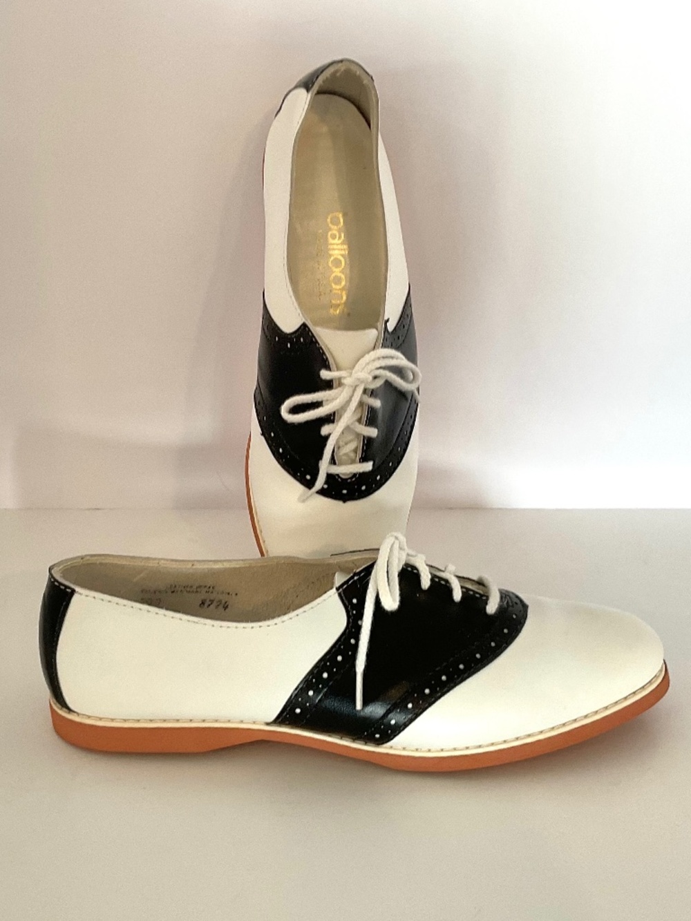 BALLOONS Oxford Saddle Shoes Black and White Size 8.5/9 LIKE NEW